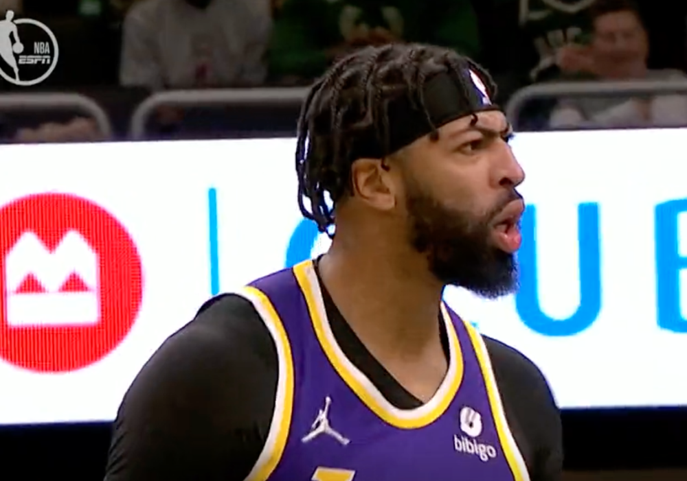 KAIYUN-包含浓眉哥回归赛场，问鼎冠军首场状态亮眼，澳大利亚队观众沸腾！的词条